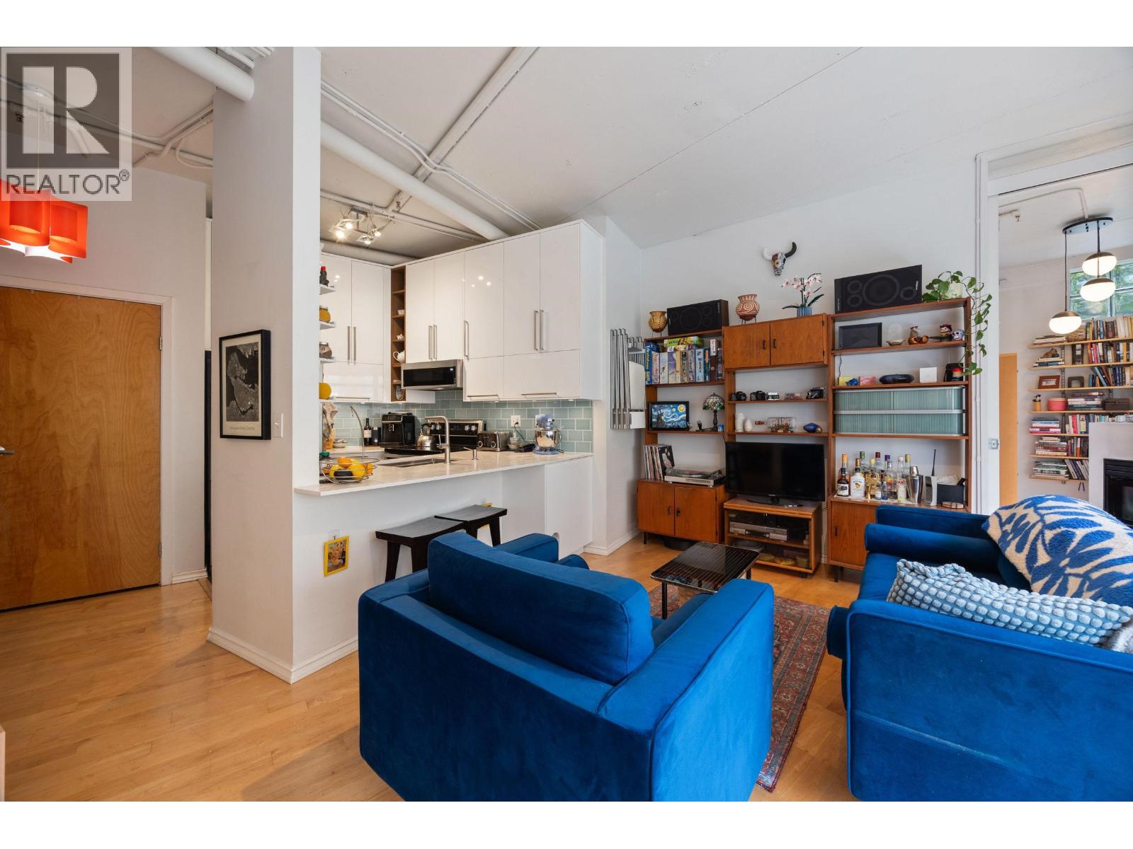 301 28 Powell Street, Vancouver, British Columbia  V6A 1E7 - Photo 4 - R3146308