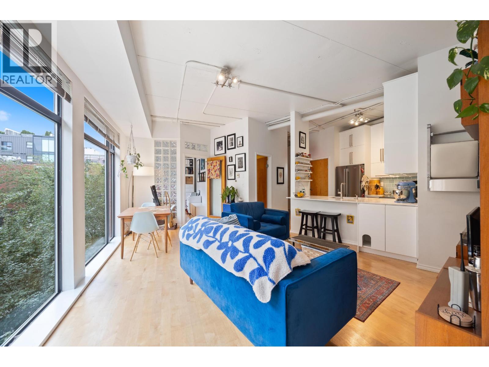 301 28 Powell Street, Vancouver, British Columbia  V6A 1E7 - Photo 3 - R3146308
