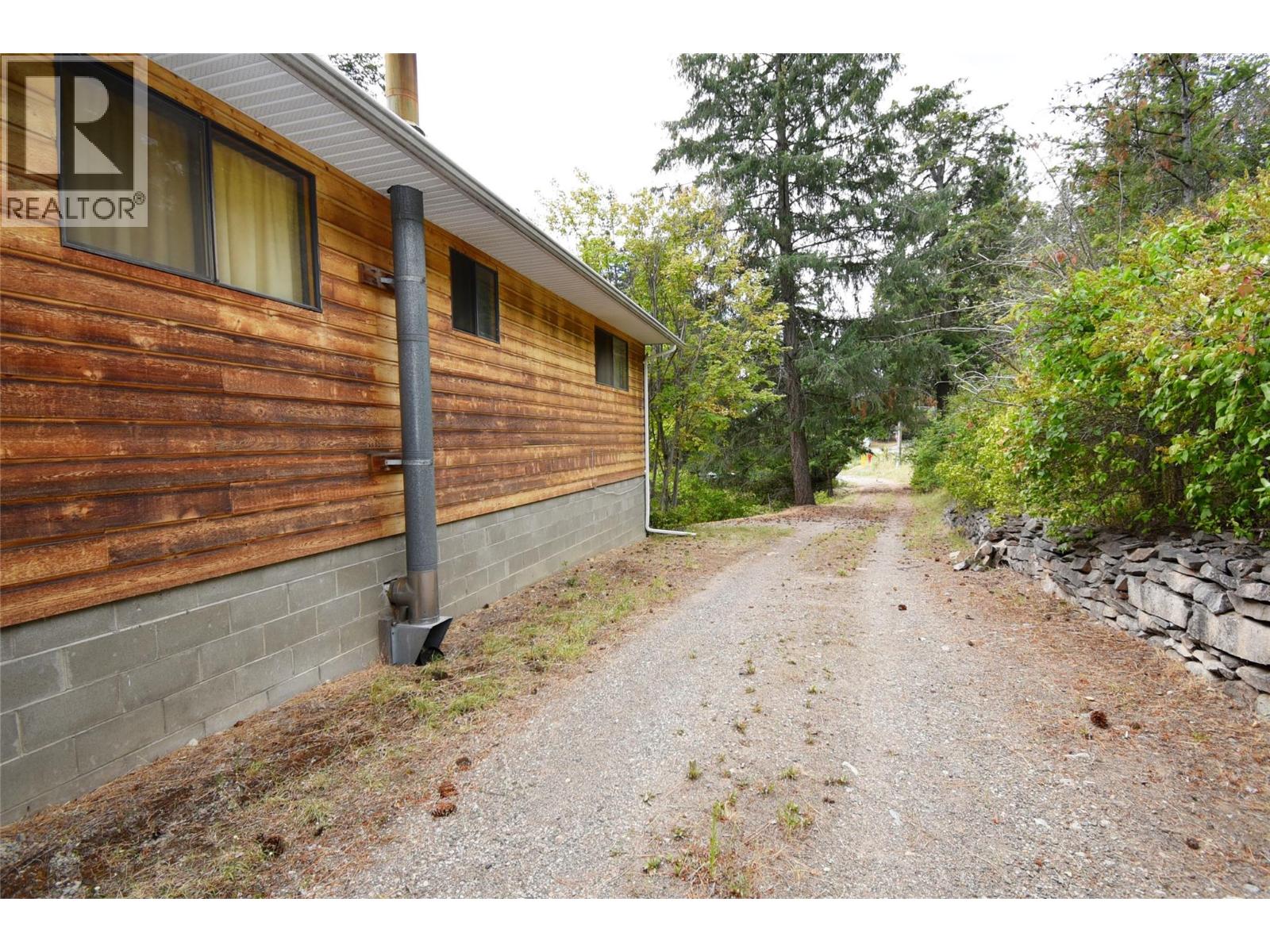398 Kildare Way, Vernon, British Columbia  V1H 2C7 - Photo 7 - 10394435