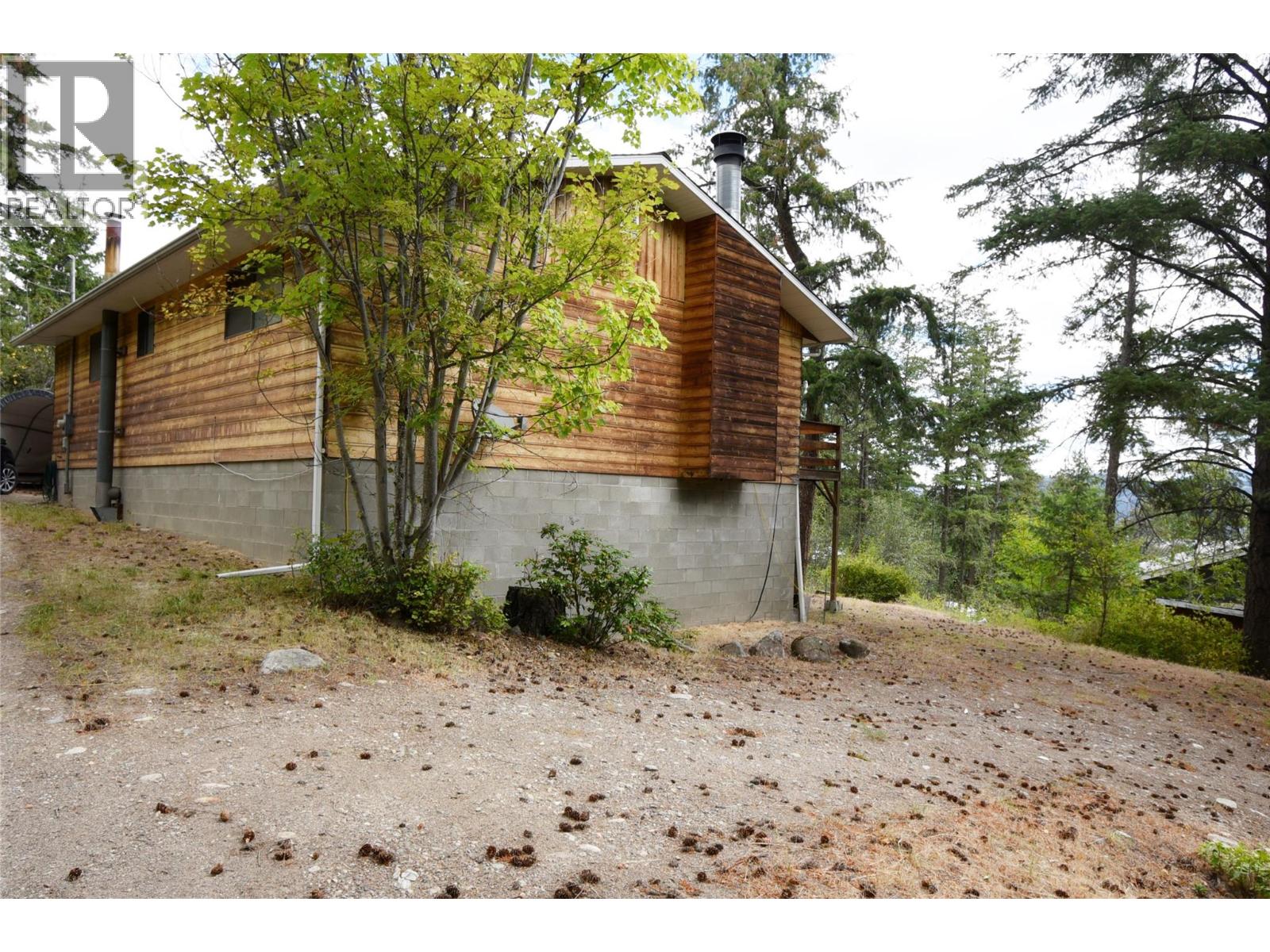 398 Kildare Way, Vernon, British Columbia  V1H 2C7 - Photo 4 - 10394435