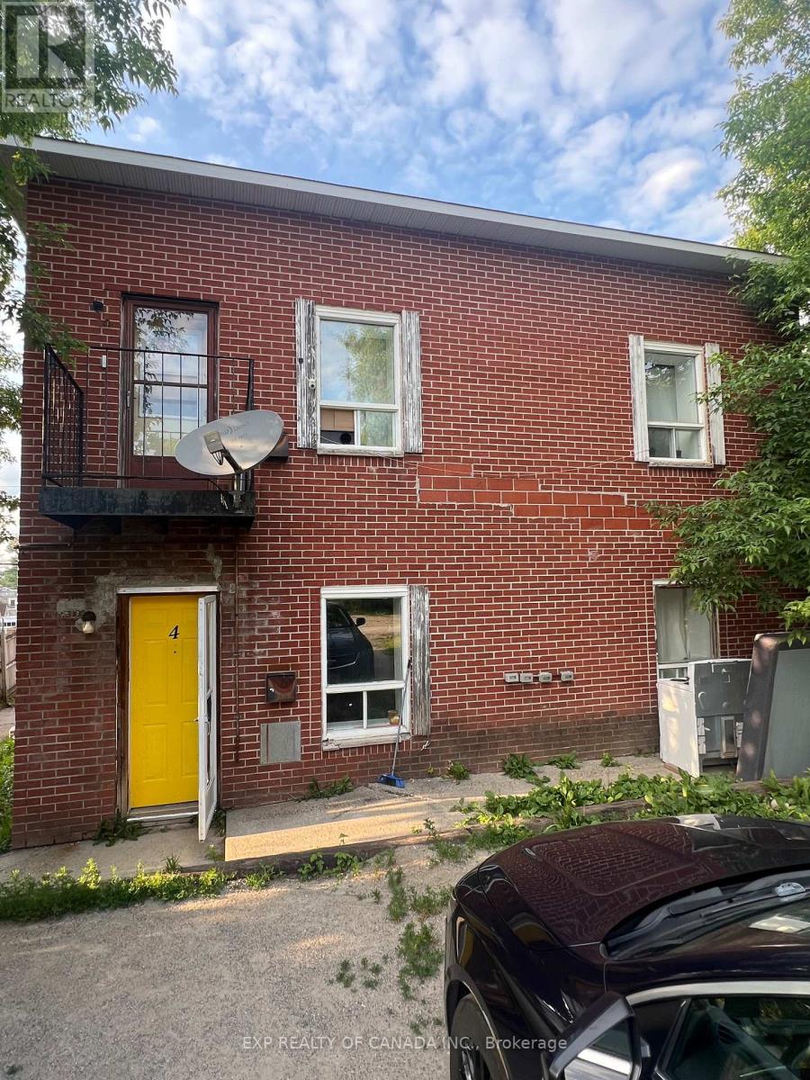 4 - 38 DWYER AVENUE