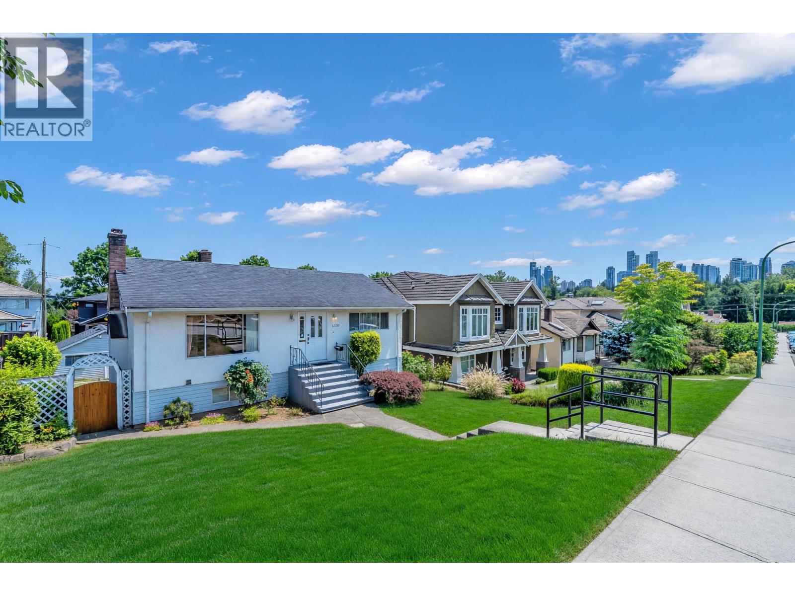 4438 Darwin Avenue, Burnaby, British Columbia  V5G 3E6 - Photo 6 - R3146343