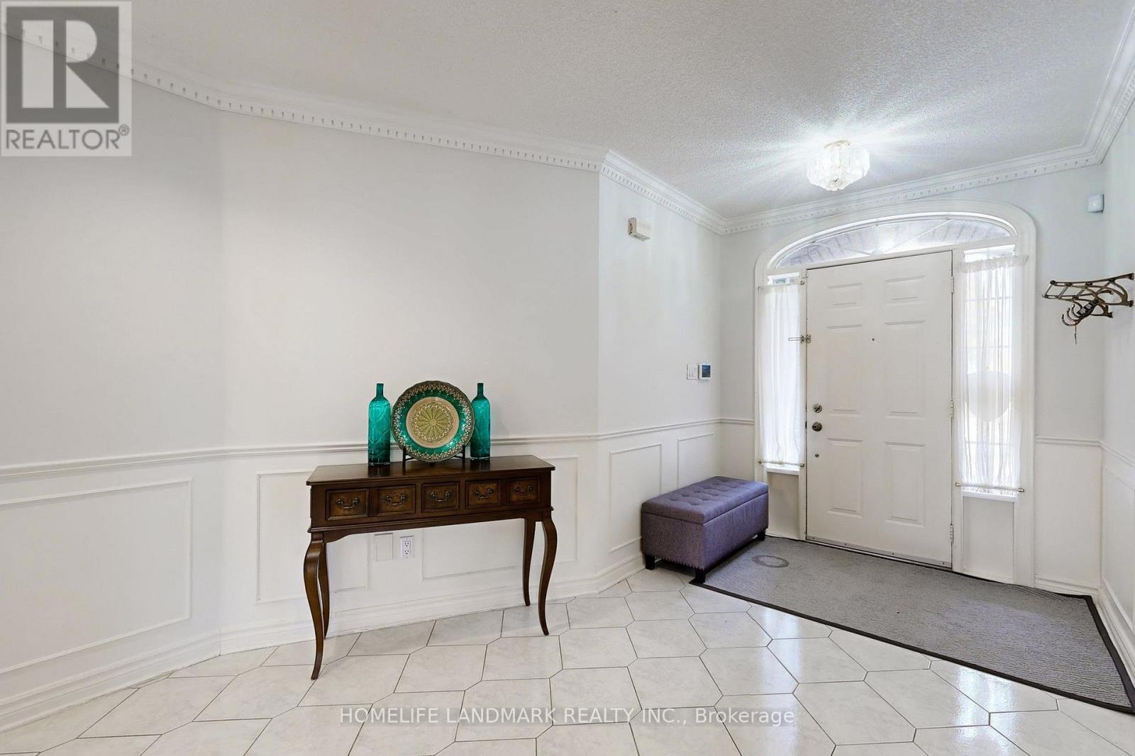 46 Green Ash Crescent, Richmond Hill, Ontario  L4B 3S1 - Photo 2 - N13564222