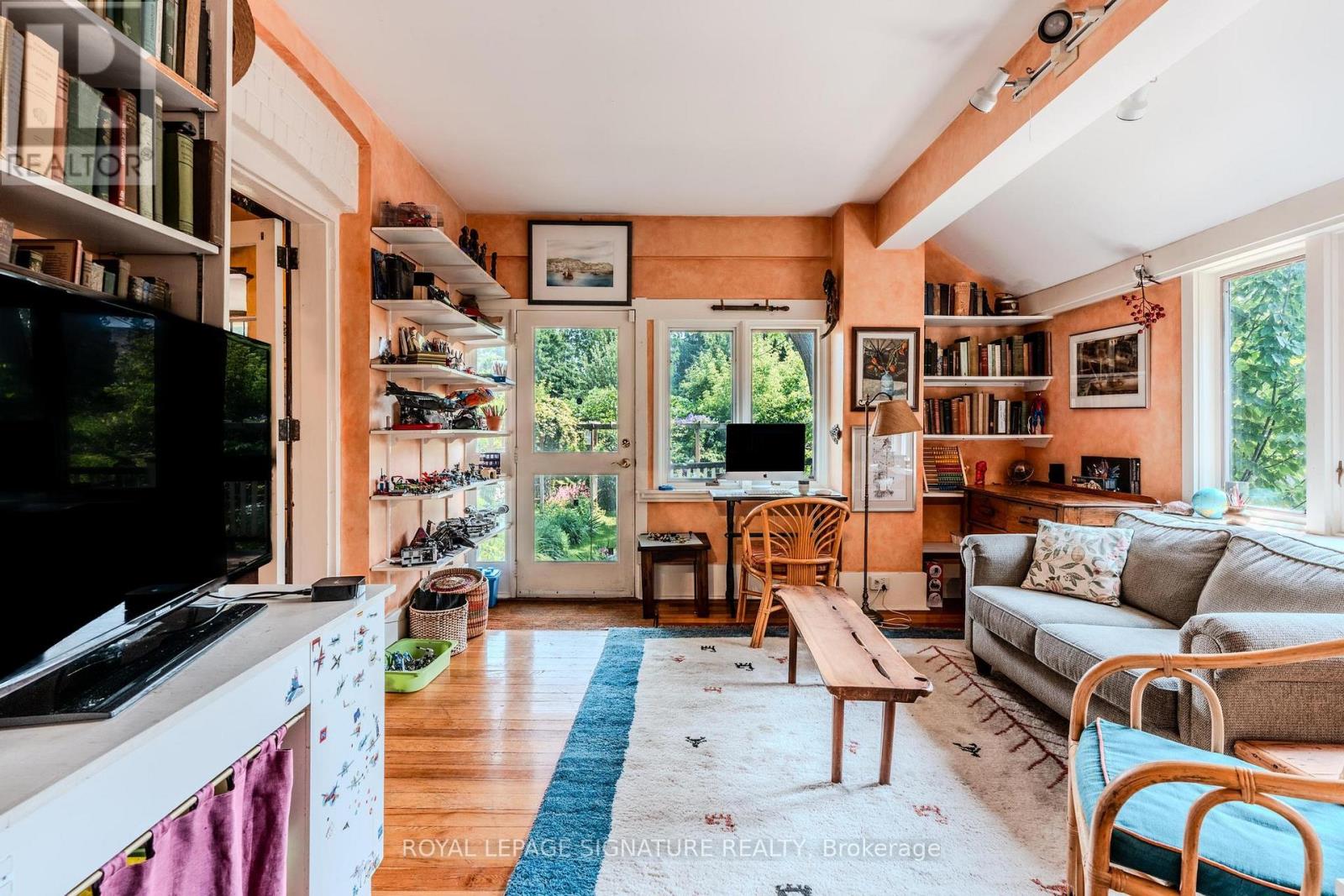Main - 295 Indian Road, Toronto, Ontario  M6R 2X5 - Photo 17 - W13564238