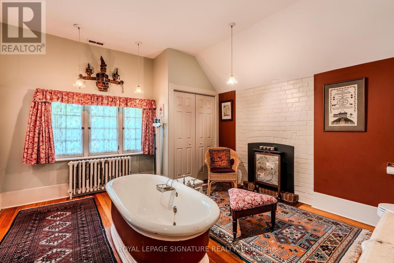 Main - 295 Indian Road, Toronto, Ontario  M6R 2X5 - Photo 18 - W13564238