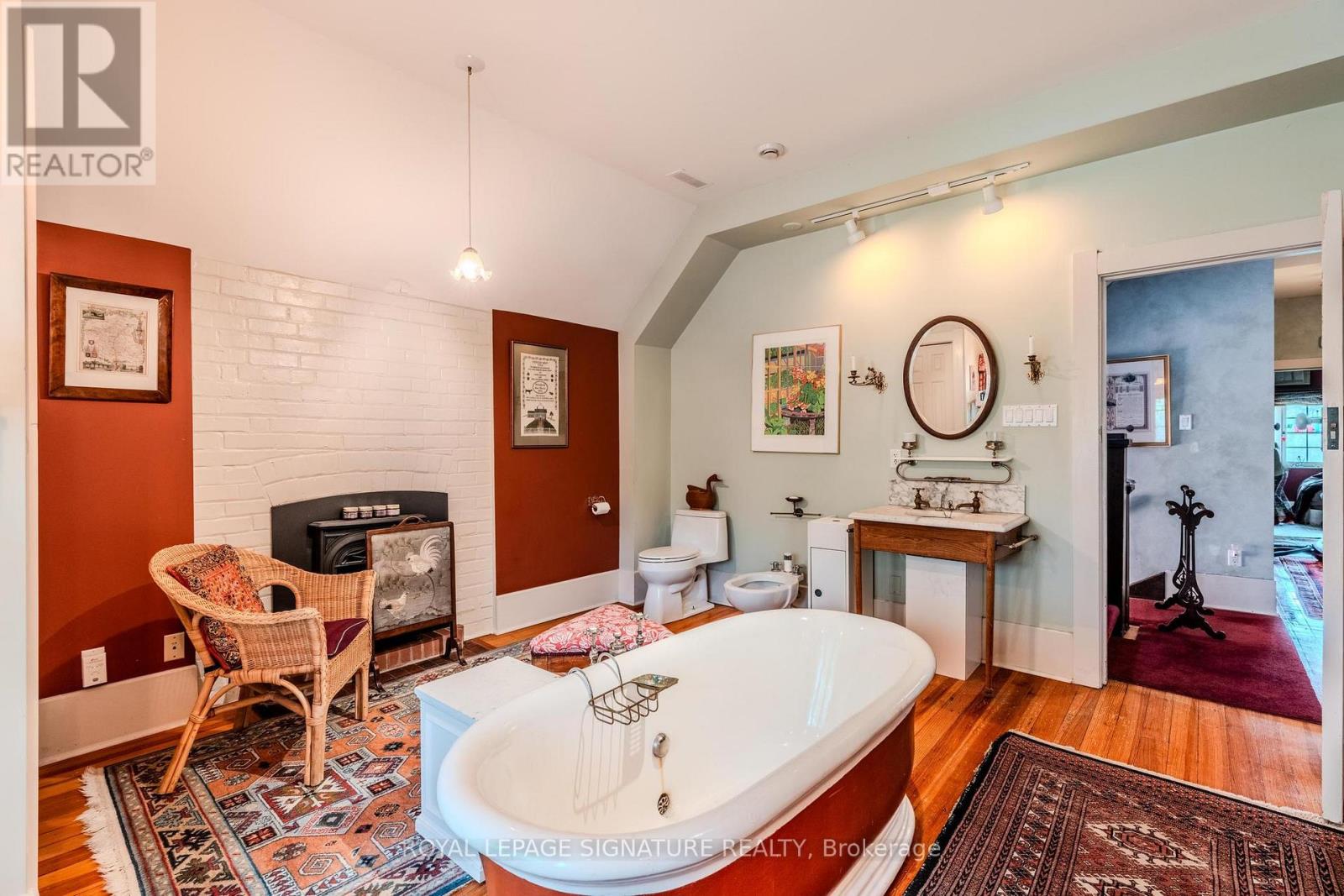 Main - 295 Indian Road, Toronto, Ontario  M6R 2X5 - Photo 19 - W13564238