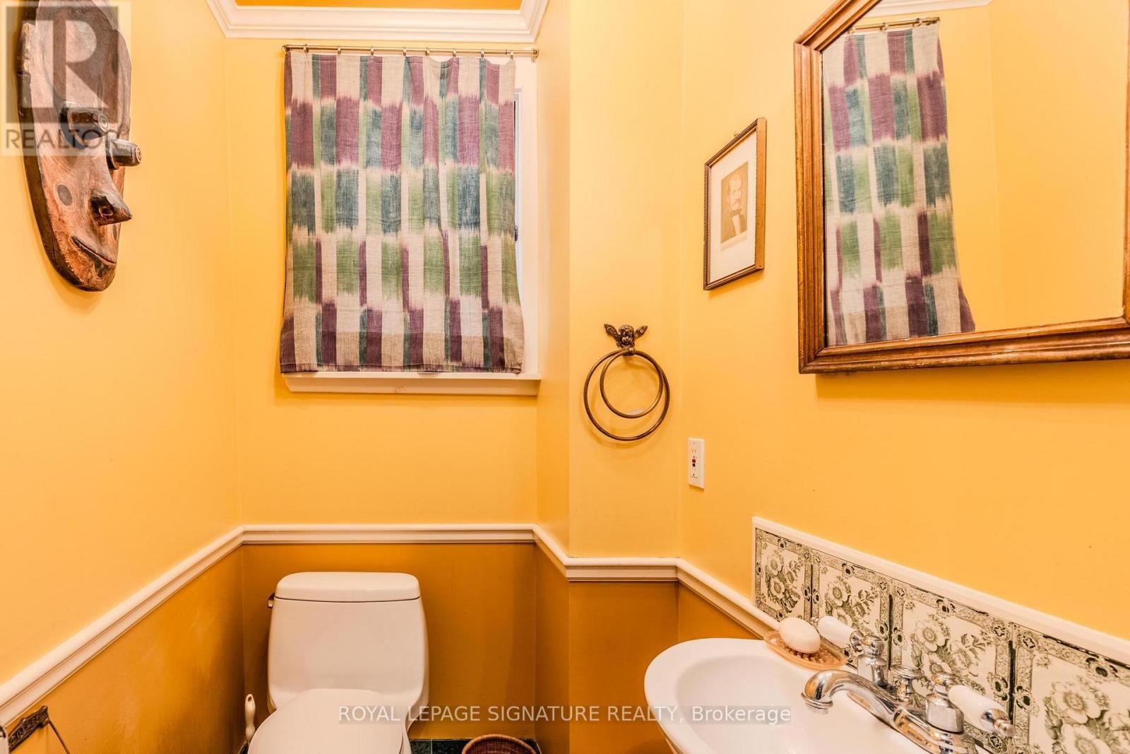 Main - 295 Indian Road, Toronto, Ontario  M6R 2X5 - Photo 4 - W13564238