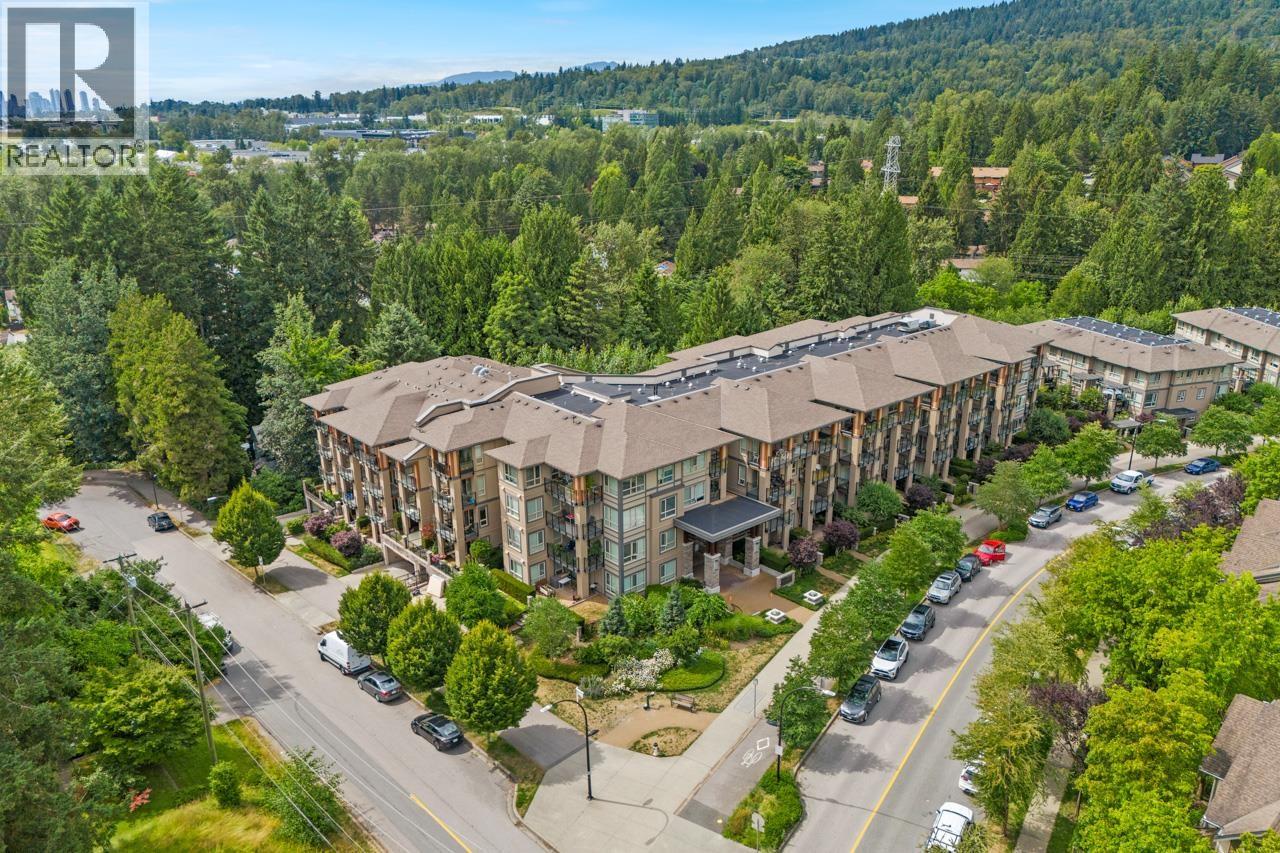 319 3399 NOEL DRIVE, Burnaby