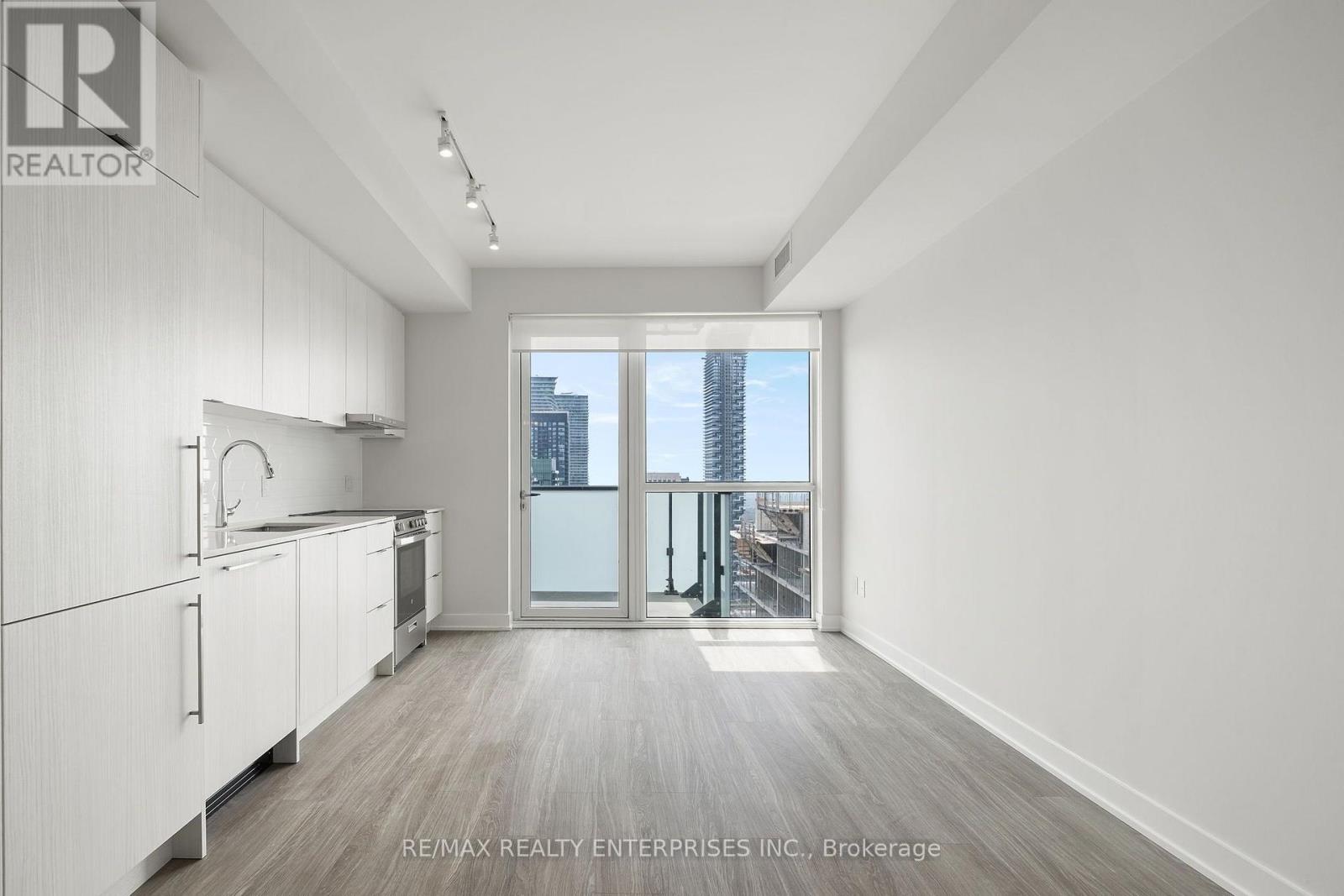3509 - 4130 PARKSIDE VILLAGE DRIVE - Photo 2
