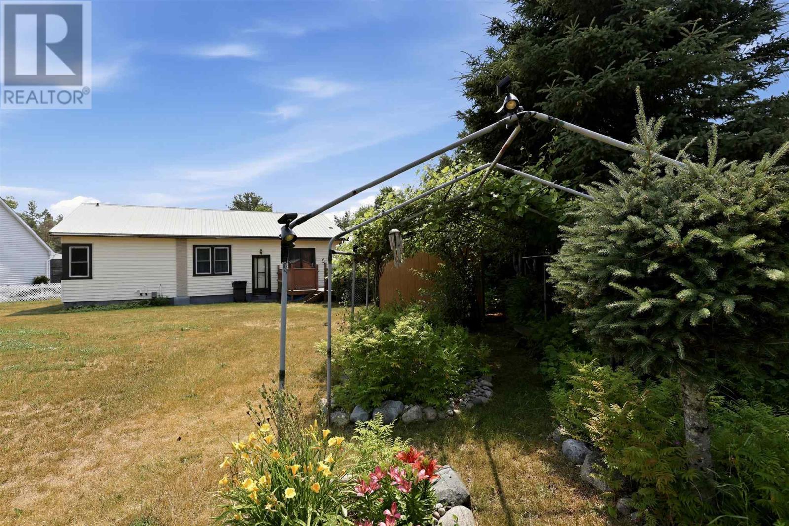 902 Frontenac St, Sault Ste. Marie, Ontario  P6A 5K9 - Photo 32 - SM261858