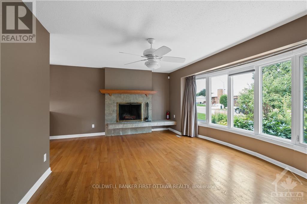 12 Oakwood Avenue, Ottawa, Ontario  K2E 6A5 - Photo 4 - X13564324