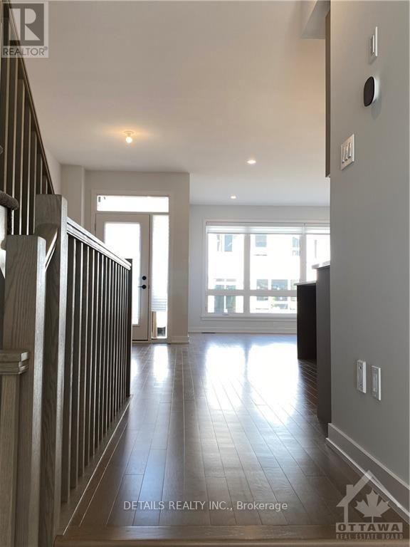 370 Walden Drive, Ottawa, Ontario  K2K 0M9 - Photo 2 - X13564346