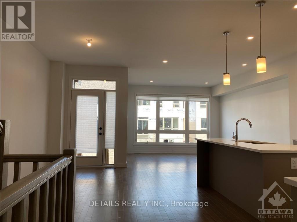 370 Walden Drive, Ottawa, Ontario  K2K 0M9 - Photo 3 - X13564346