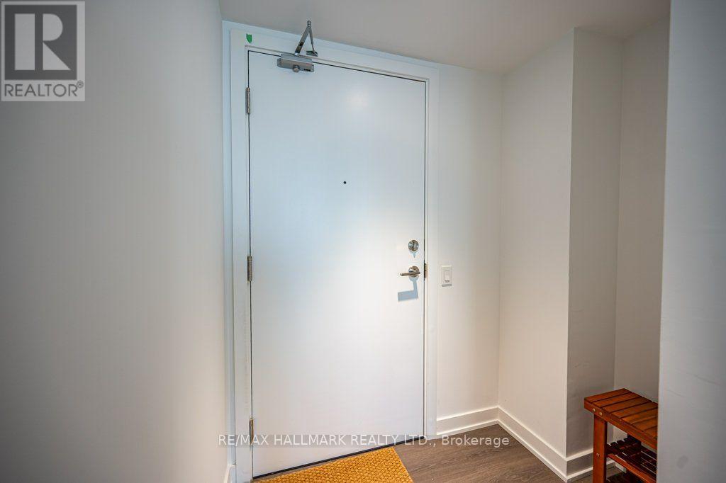 4515 - 8 Wellesley Street W, Toronto, Ontario M4Y 1E7 - Photo 2 - C13564328