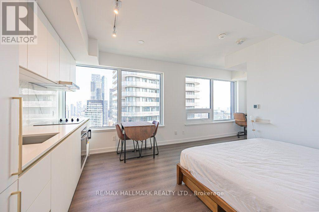 4515 - 8 Wellesley Street W, Toronto, Ontario M4Y 1E7 - Photo 4 - C13564328