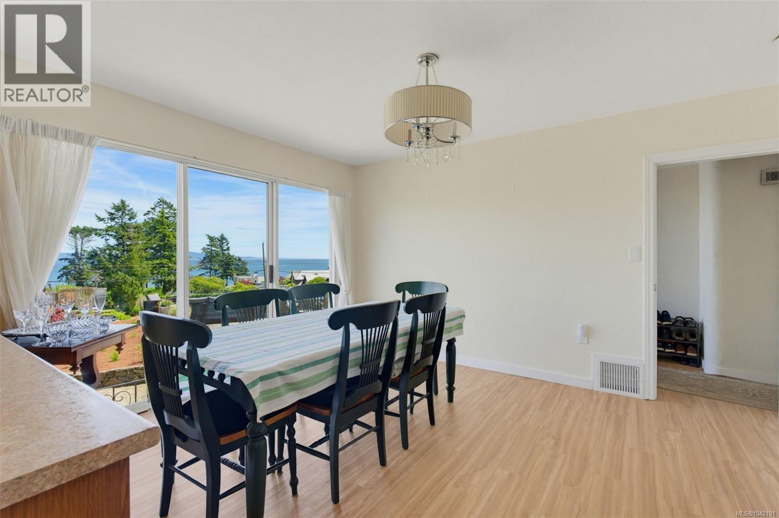 5270 Parker Ave, Saanich, British Columbia  V8L 5E5 - Photo 18 - 1042191
