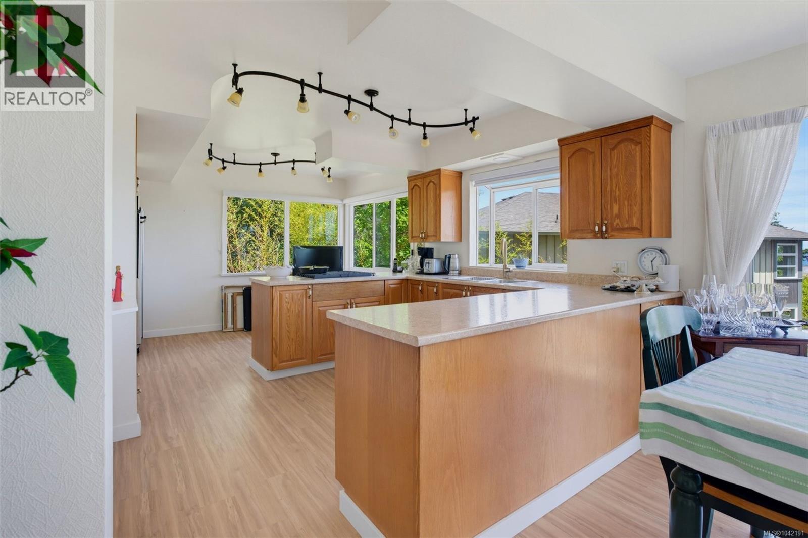 5270 Parker Ave, Saanich, British Columbia  V8L 5E5 - Photo 19 - 1042191