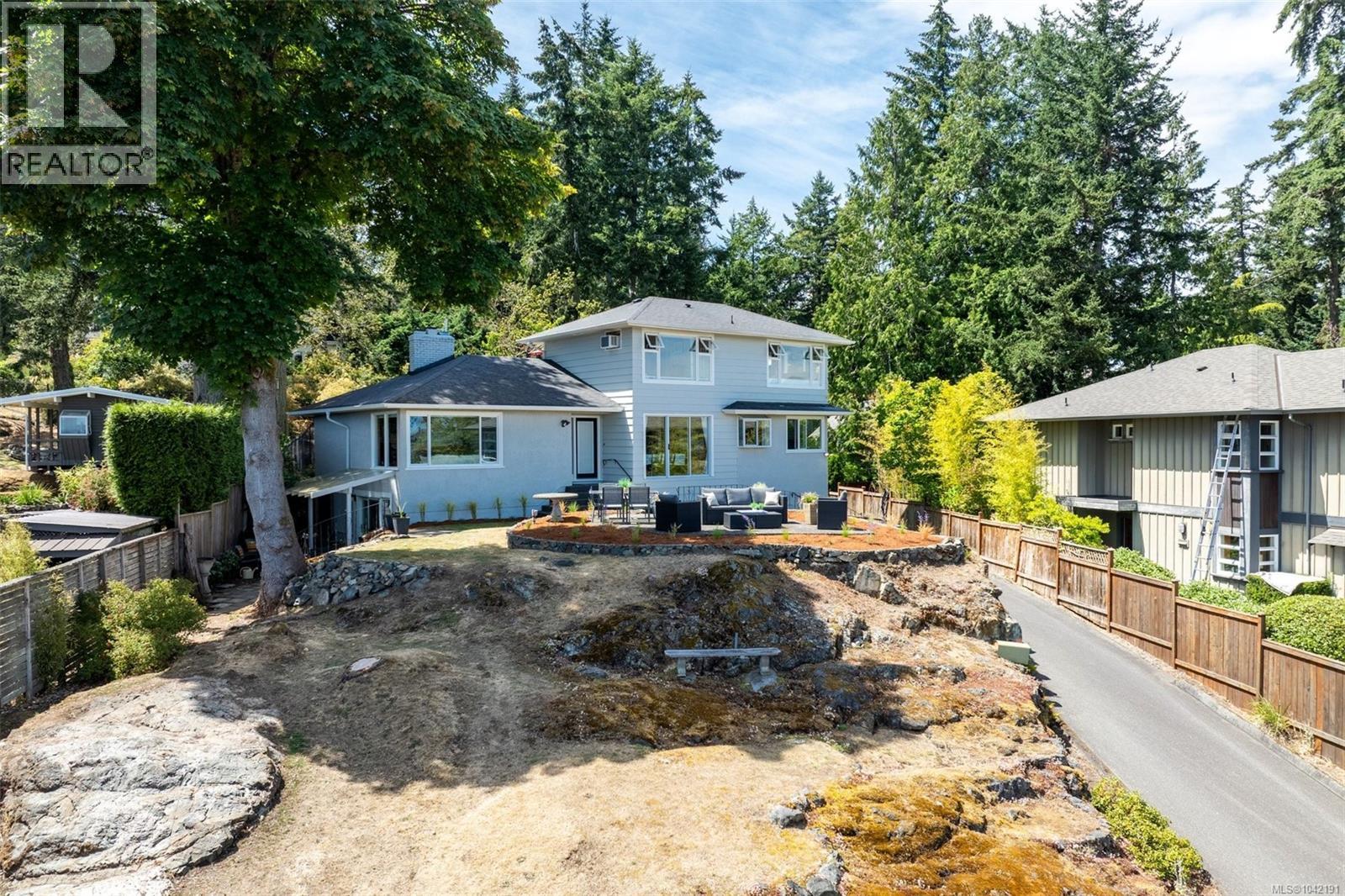5270 Parker Ave, Saanich, British Columbia  V8L 5E5 - Photo 4 - 1042191