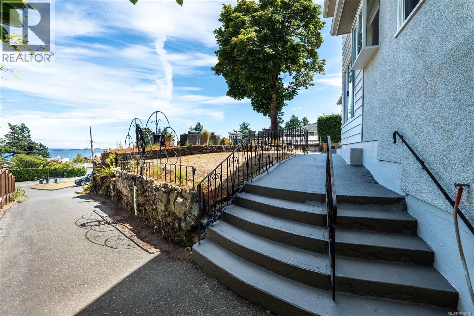 5270 Parker Ave, Saanich, British Columbia  V8L 5E5 - Photo 30 - 1042191