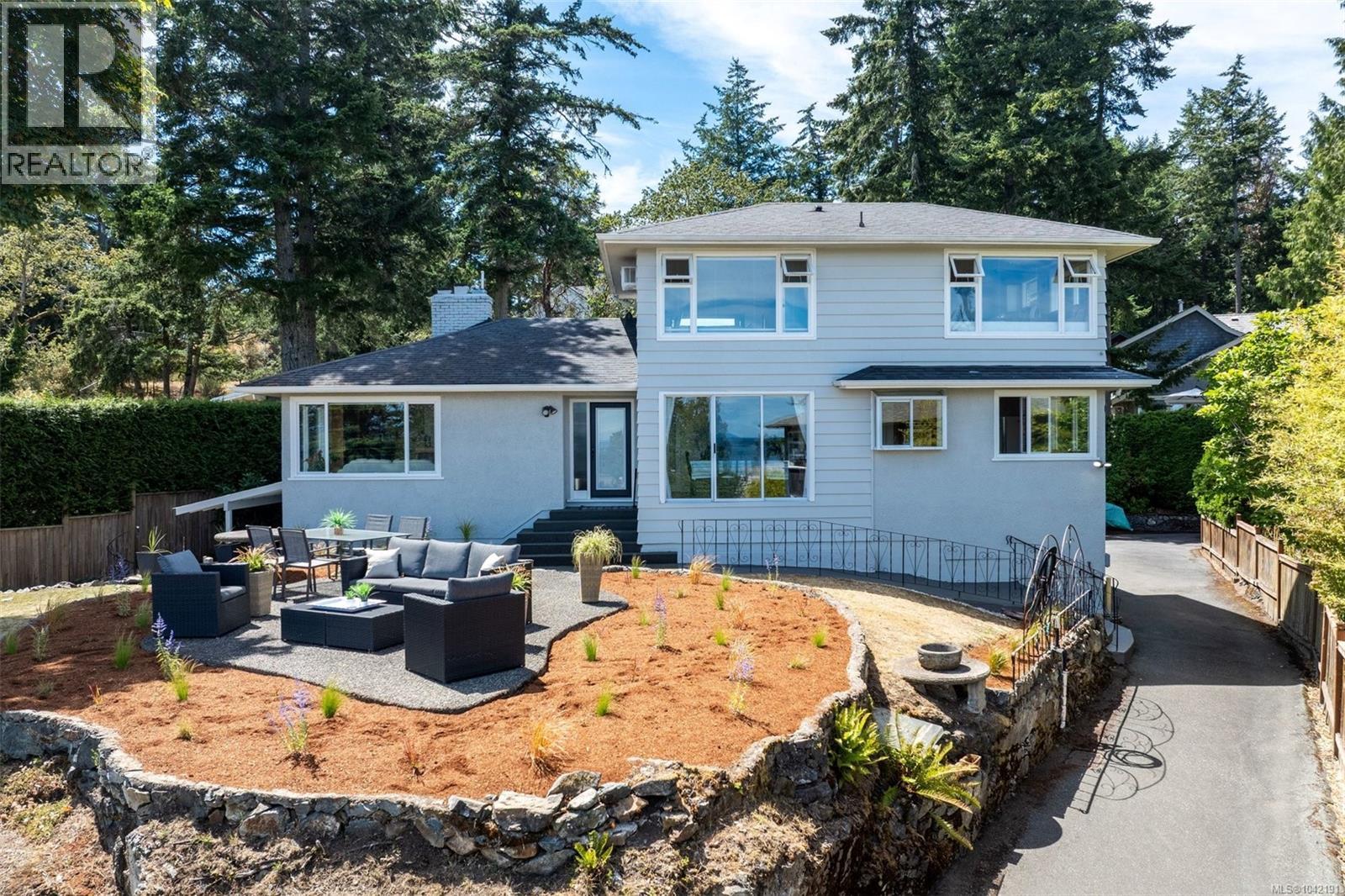 5270 Parker Ave, Saanich, British Columbia  V8L 5E5 - Photo 3 - 1042191