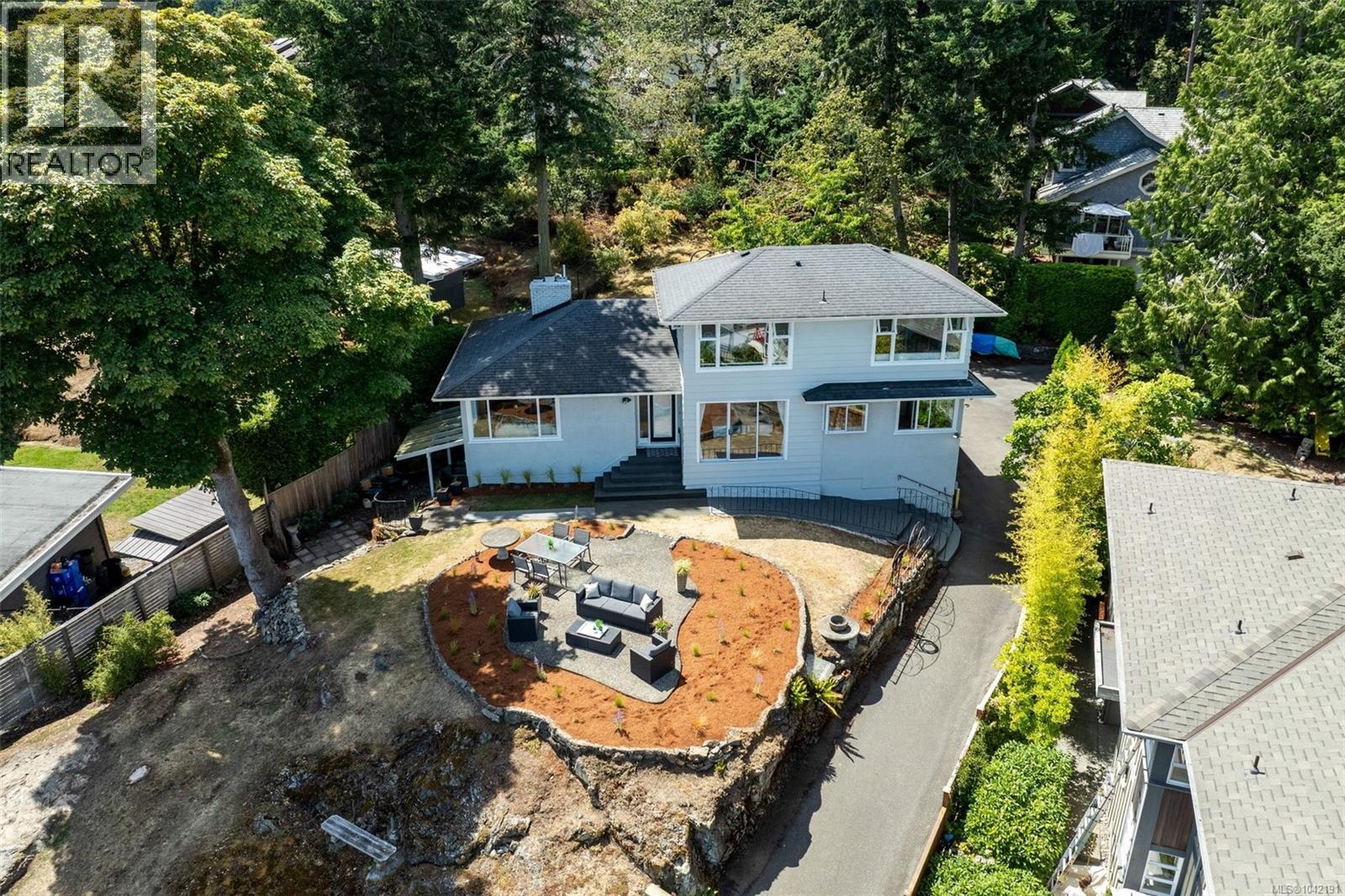 5270 Parker Ave, Saanich, British Columbia  V8L 5E5 - Photo 5 - 1042191