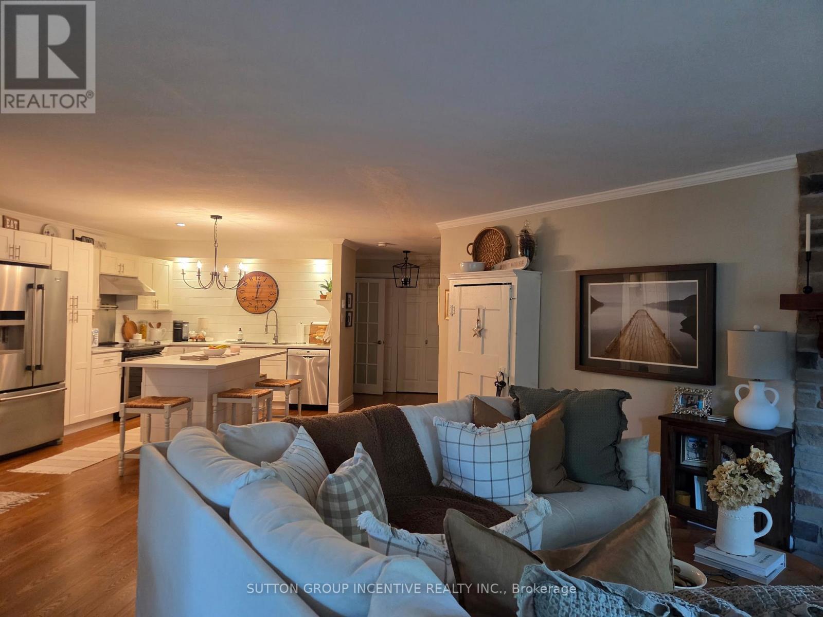 204 - 166 Owen Street, Barrie, Ontario  L4M 3H9 - Photo 4 - S13564330
