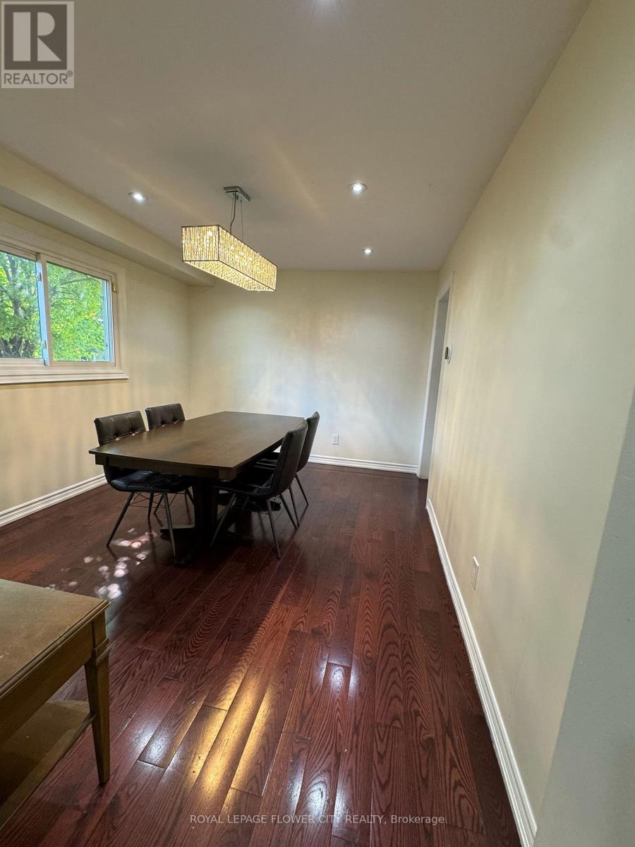 116 Flowertown Avenue, Brampton, Ontario  L6X 3Y6 - Photo 6 - W13564308