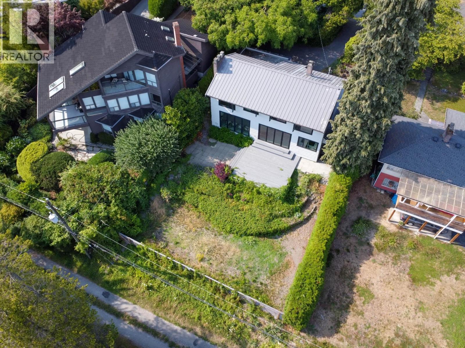 2234 PALMERSTON AVENUE, West Vancouver, British Columbia