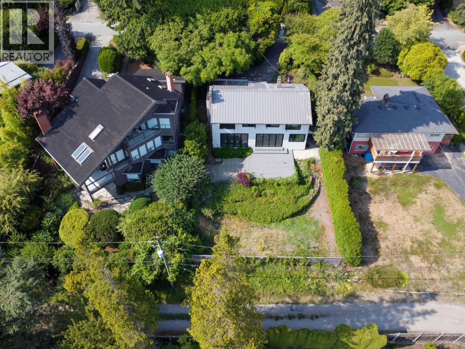 2234 Palmerston Avenue, West Vancouver, British Columbia V7V 2V8 - Photo 3 - R3146420