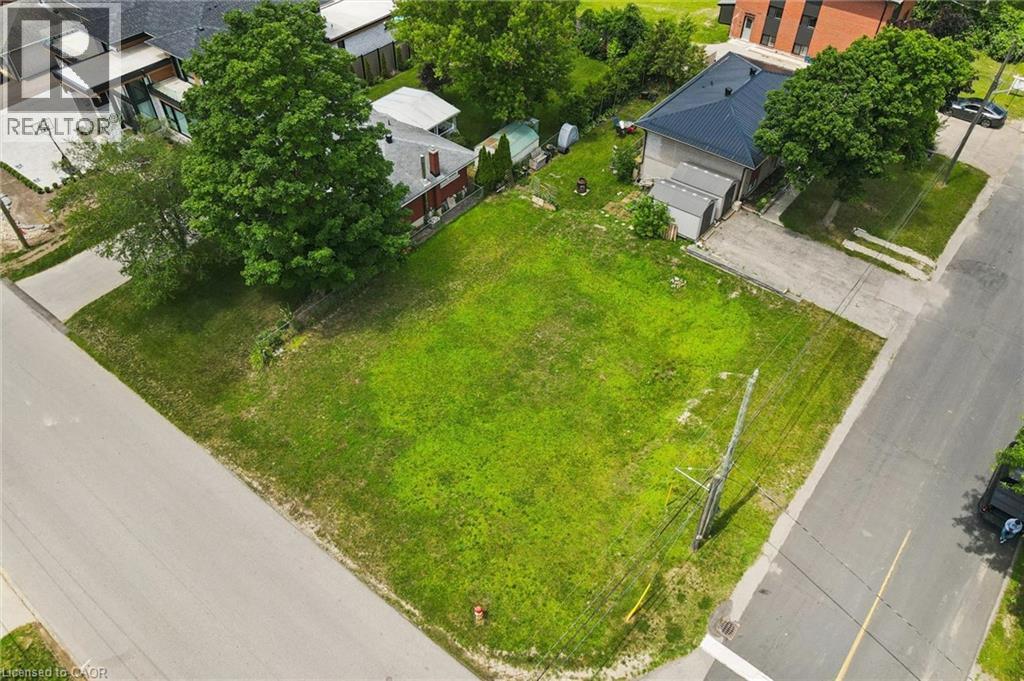 46 DANIEL Avenue, Kitchener, Ontario