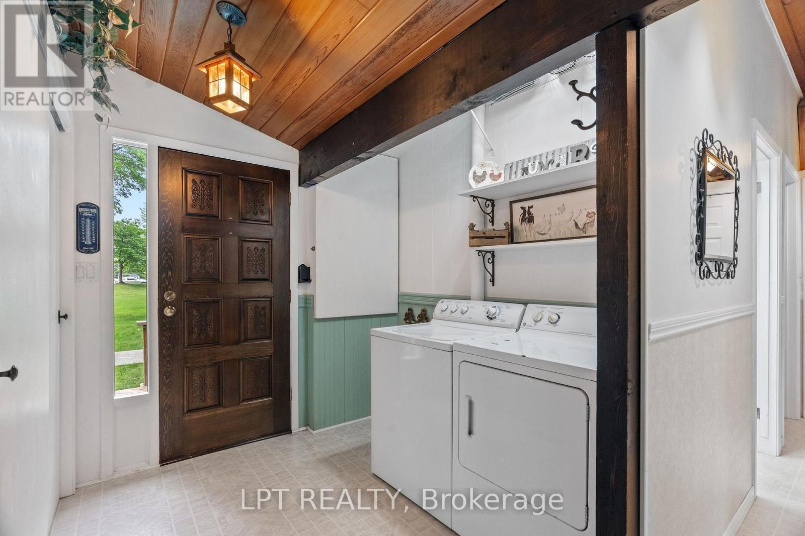 8452 Defore Drive, Lambton Shores, Ontario  N0M 1T0 - Photo 13 - X13564444
