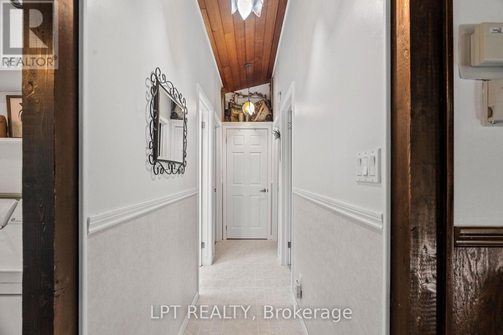 8452 Defore Drive, Lambton Shores, Ontario  N0M 1T0 - Photo 14 - X13564444