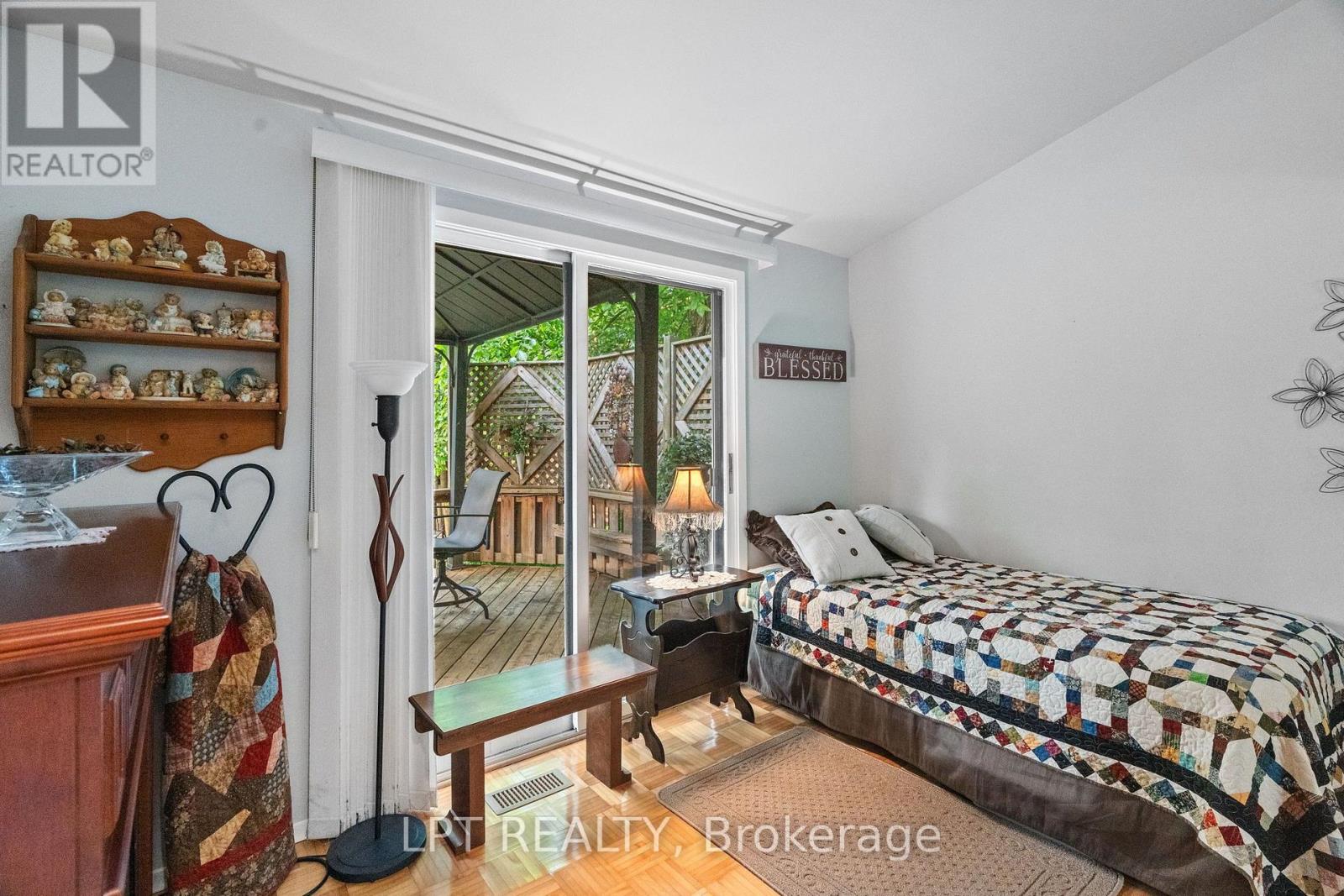 8452 Defore Drive, Lambton Shores, Ontario  N0M 1T0 - Photo 17 - X13564444