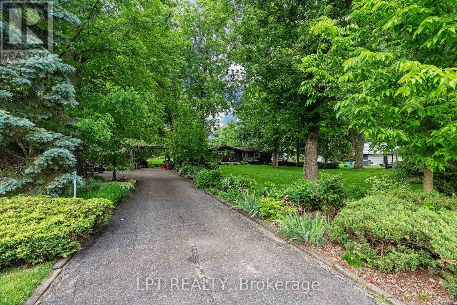 8452 Defore Drive, Lambton Shores, Ontario  N0M 1T0 - Photo 19 - X13564444