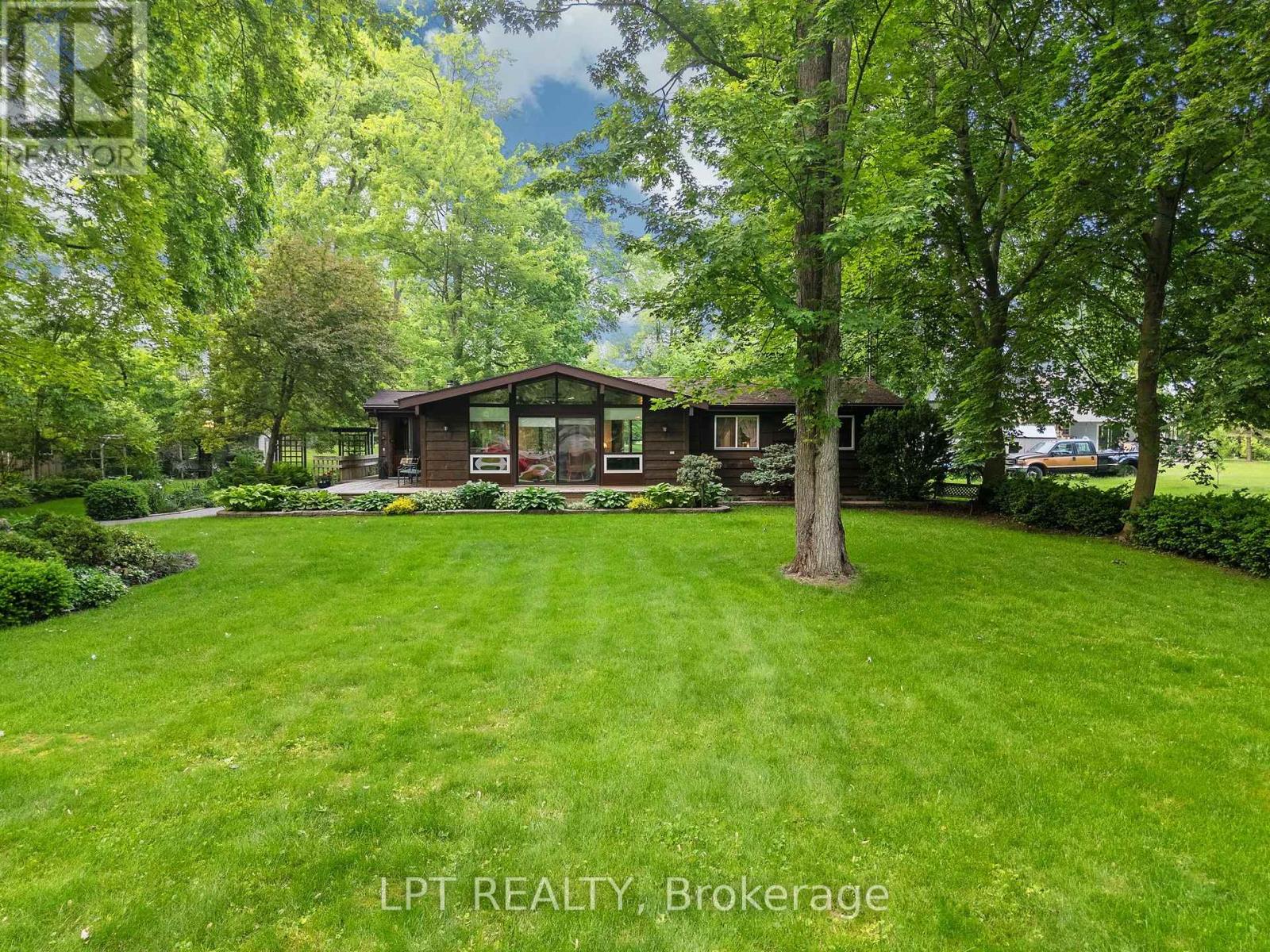 8452 Defore Drive, Lambton Shores, Ontario  N0M 1T0 - Photo 32 - X13564444