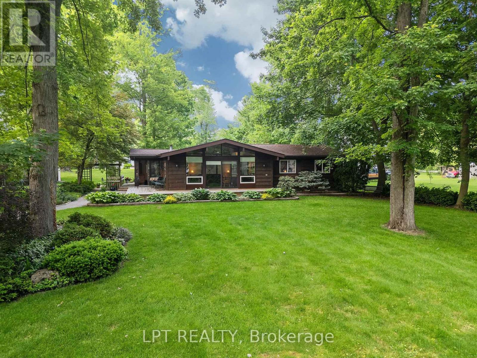 8452 Defore Drive, Lambton Shores, Ontario  N0M 1T0 - Photo 33 - X13564444