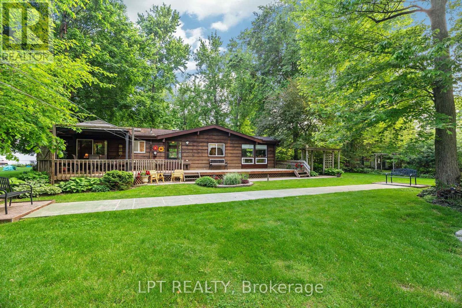 8452 Defore Drive, Lambton Shores, Ontario  N0M 1T0 - Photo 47 - X13564444