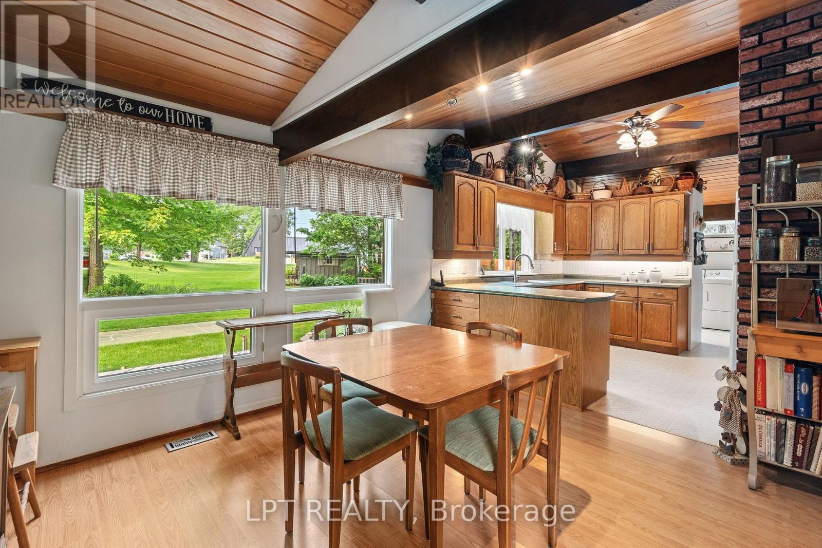 8452 Defore Drive, Lambton Shores, Ontario  N0M 1T0 - Photo 5 - X13564444