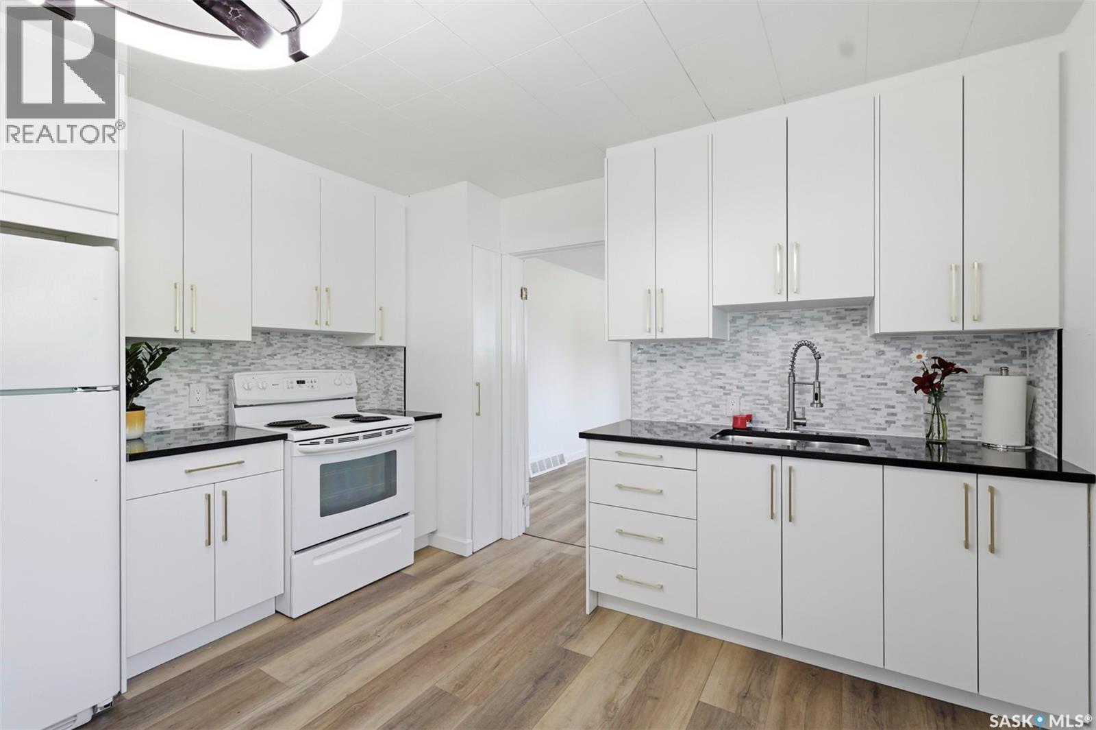 925 O AVENUE S, Saskatoon, Saskatchewan