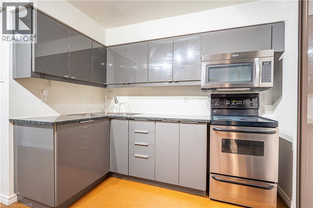 15 Milfoil Crescent Unit# B, Kitchener, Ontario  N2E 3L2 - Photo 10 - 40842998
