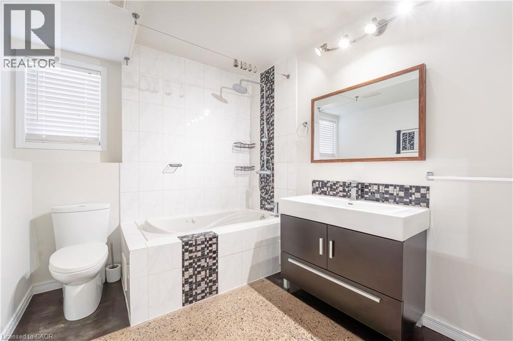 15 Milfoil Crescent Unit# B, Kitchener, Ontario  N2E 3L2 - Photo 8 - 40842998