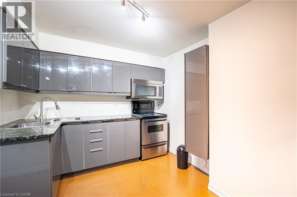 15 Milfoil Crescent Unit# B, Kitchener, Ontario  N2E 3L2 - Photo 9 - 40842998