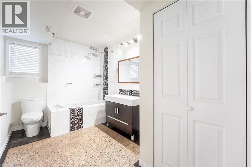 15 Milfoil Crescent Unit# B, Kitchener, Ontario  N2E 3L2 - Photo 7 - 40842998