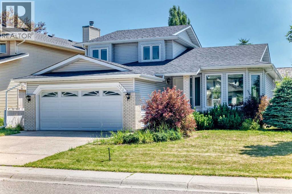 123 Wood Valley Drive Sw, Calgary, Alberta  T2W 5V6 - Photo 1 - A2328675