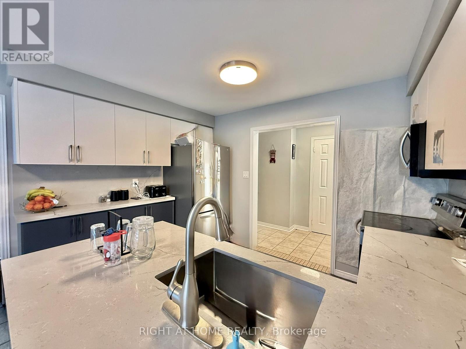 569 Walpole Crescent, Newmarket, Ontario L3X 2B5 - Photo 11 - N13477292
