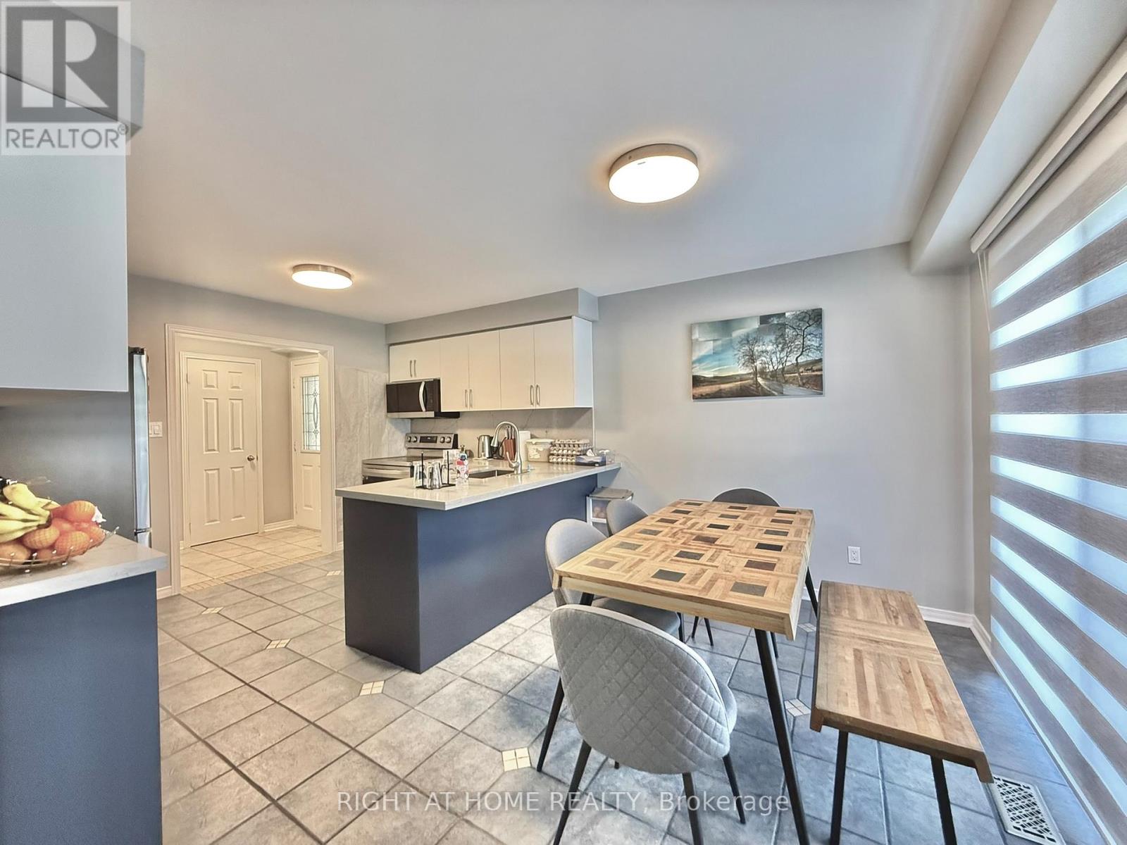 569 Walpole Crescent, Newmarket, Ontario L3X 2B5 - Photo 12 - N13477292