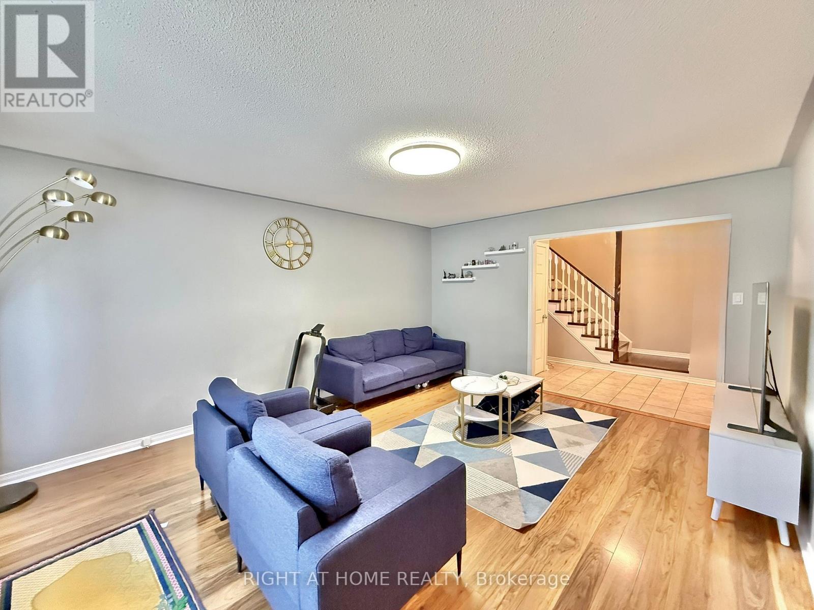 569 Walpole Crescent, Newmarket, Ontario L3X 2B5 - Photo 8 - N13477292