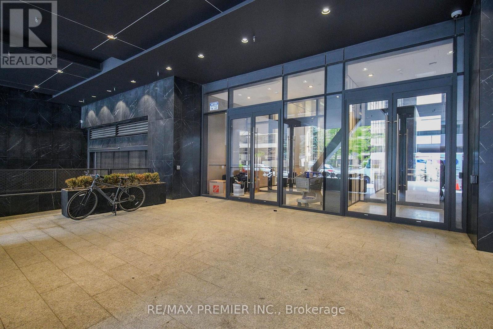 3201 - 488 University Avenue, Toronto, Ontario  M5G 0C1 - Photo 2 - C13564492