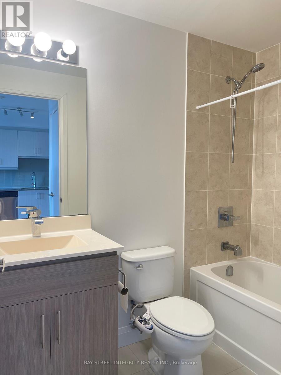1001 - 68 Canterbury Place, Toronto, Ontario  M2N 0H8 - Photo 6 - C13564512
