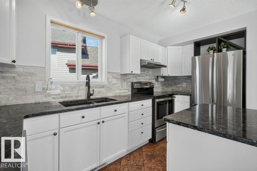 438 Gibb Wd NW, Edmonton, Alberta  T5T 6W7 - Photo 3 - E4498806
